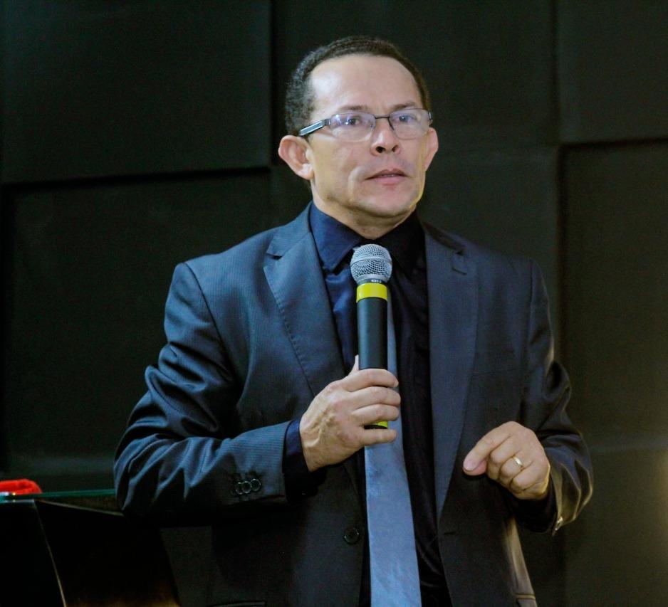 Pr. Daniel Escórcio